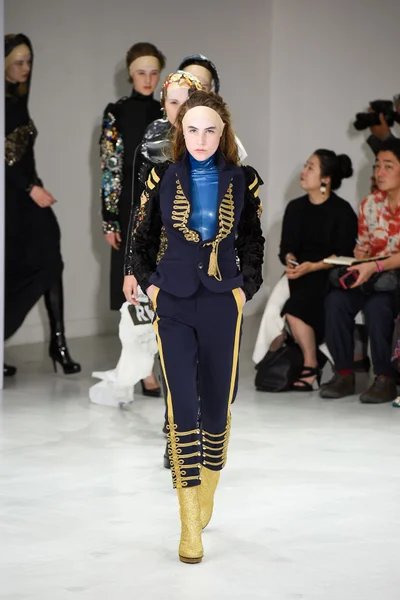 Look 33
